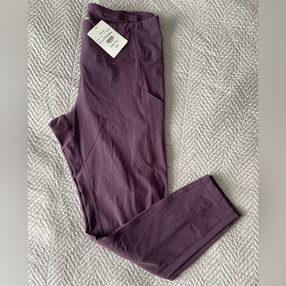 NWT MEC lightweight tight with pockets